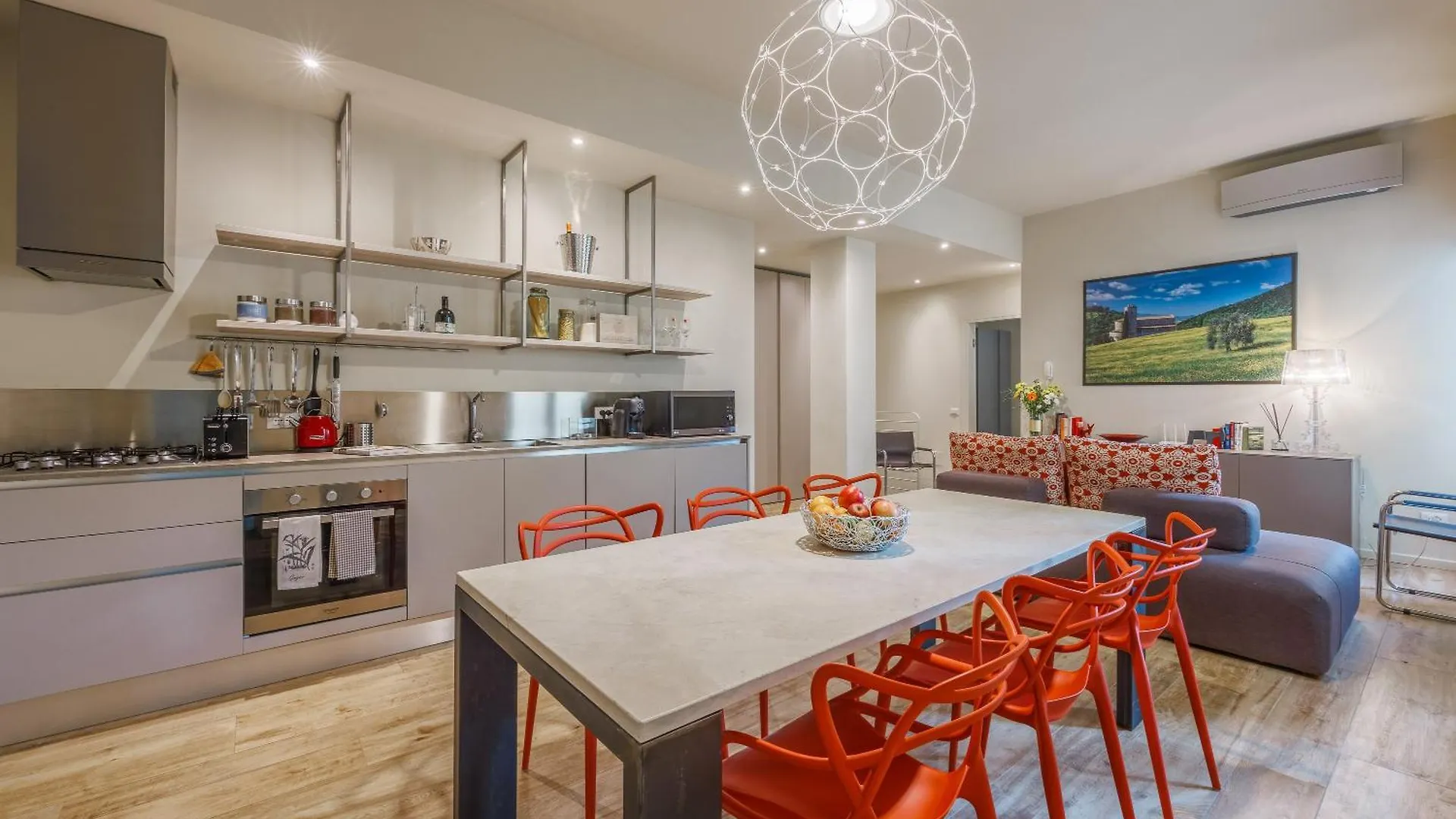 Lucy Florence Charming Modern Apartment Near Piazza Della Liberta location